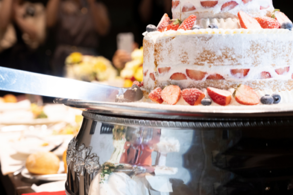 How Big Does A Cake Need To Big?