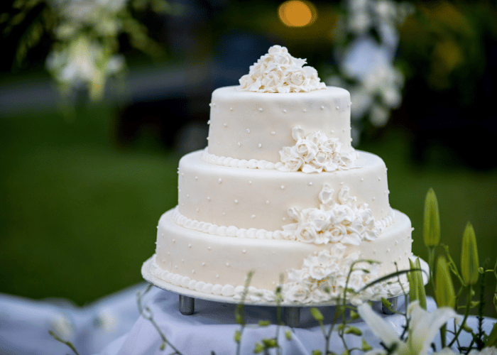 Keeping Your Wedding Cake Alive in the Hot Weather